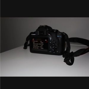 Canon T7- Rebel